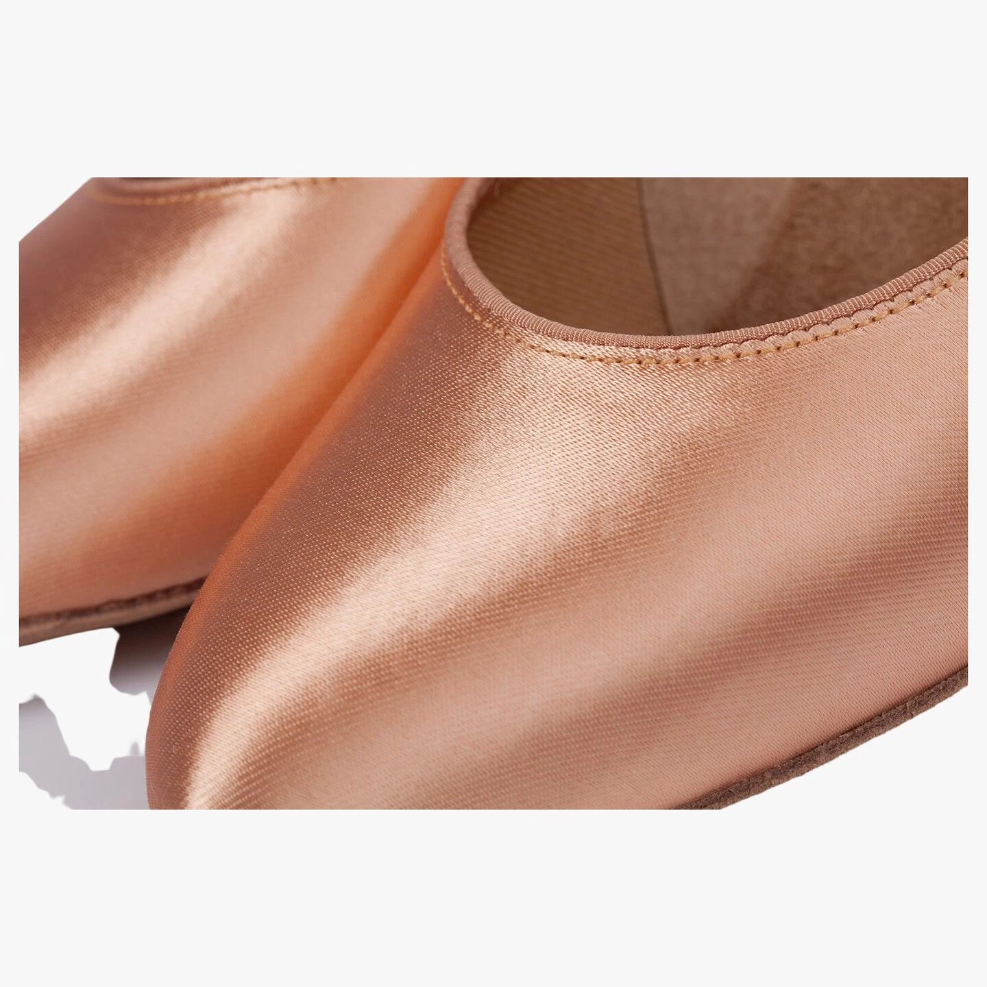 Style 2018 - Flesh Satin - Image 5